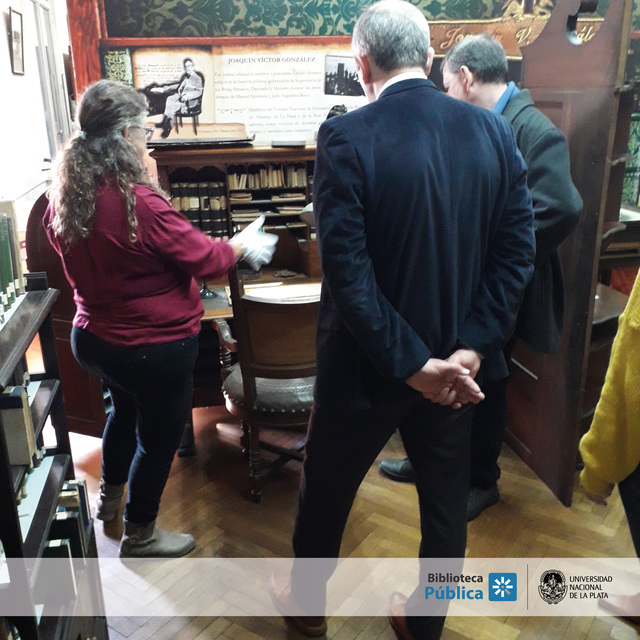El Presidente de la UNLP en la Biblioteca Pública El Presidente de la UNLP en la Biblioteca Pública