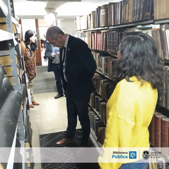 El Presidente de la UNLP en la Biblioteca Pública El Presidente de la UNLP en la Biblioteca Pública