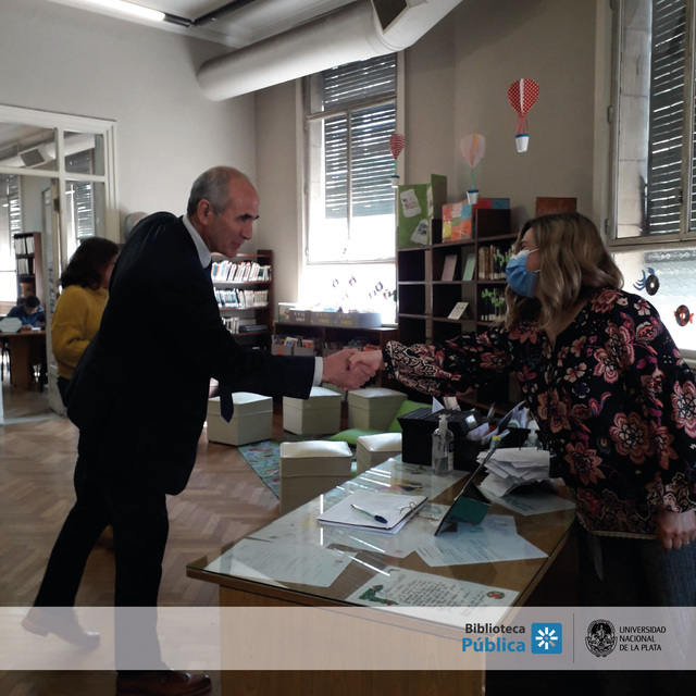 El Presidente de la UNLP en la Biblioteca Pública El Presidente de la UNLP en la Biblioteca Pública