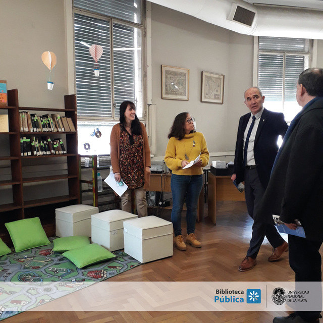El Presidente de la UNLP en la Biblioteca Pública El Presidente de la UNLP en la Biblioteca Pública